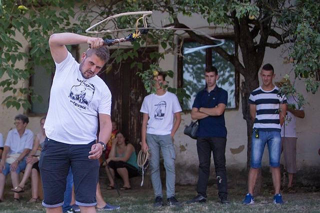 natjecanje u pucanju bicevima sl.3