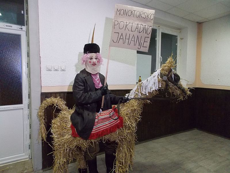 pokladni maskenbal u monostoru