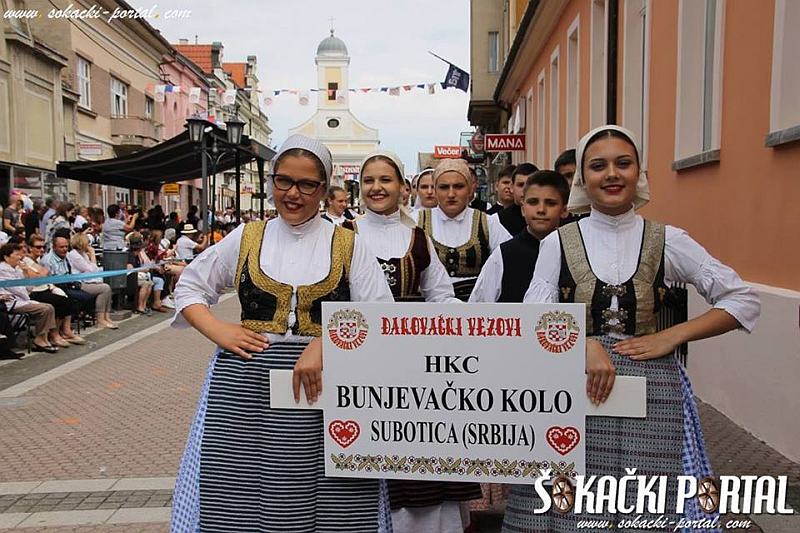 bunj.kolo na djakovackim vezovima