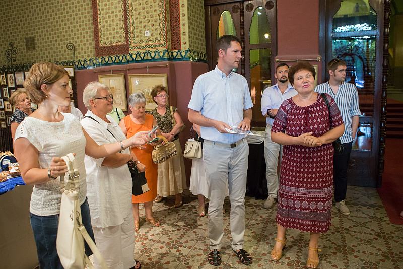 Izlozba slika od slame u gr kuci