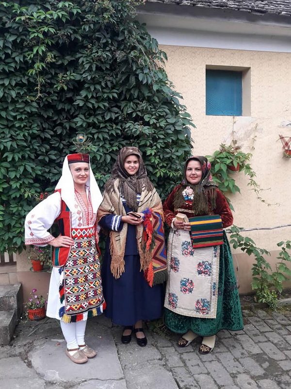 Zensko tradicijsko cesljanje