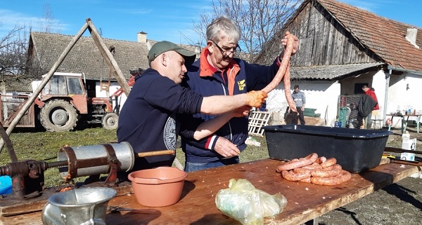 svinjokolja u Vajskoj