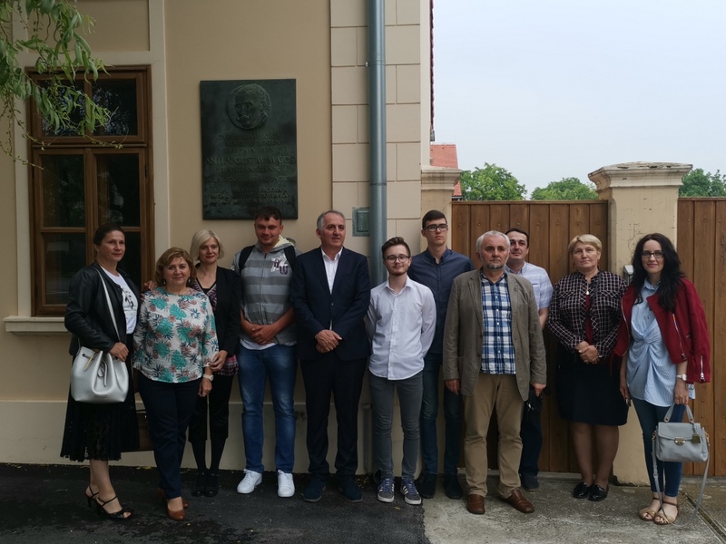 Tovarnik zajednicka slika ispred juće AGM a